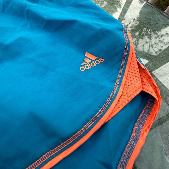 Women’s large adidas athletic shorts - Picture 3 of 4